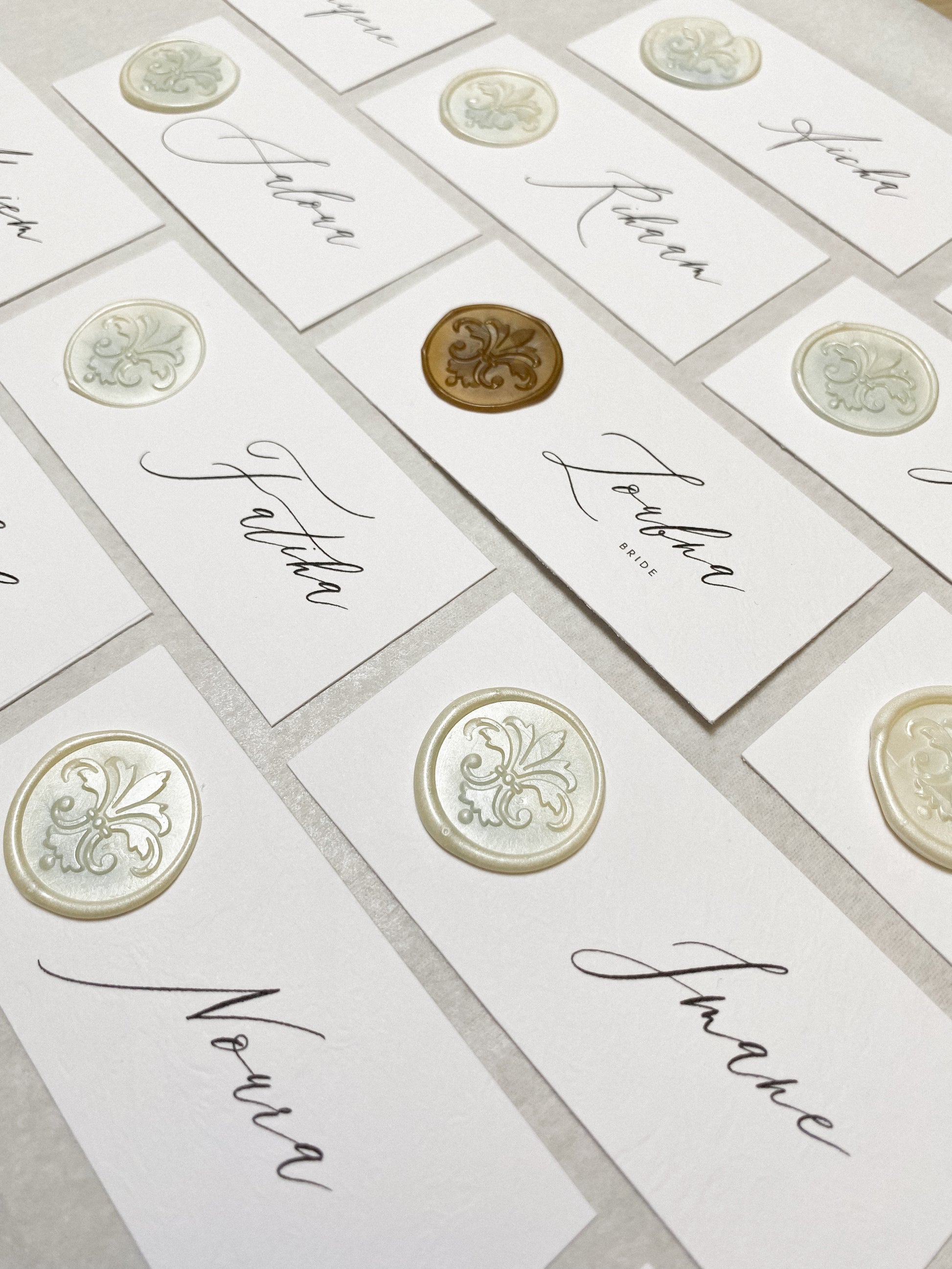 Place card - Lou