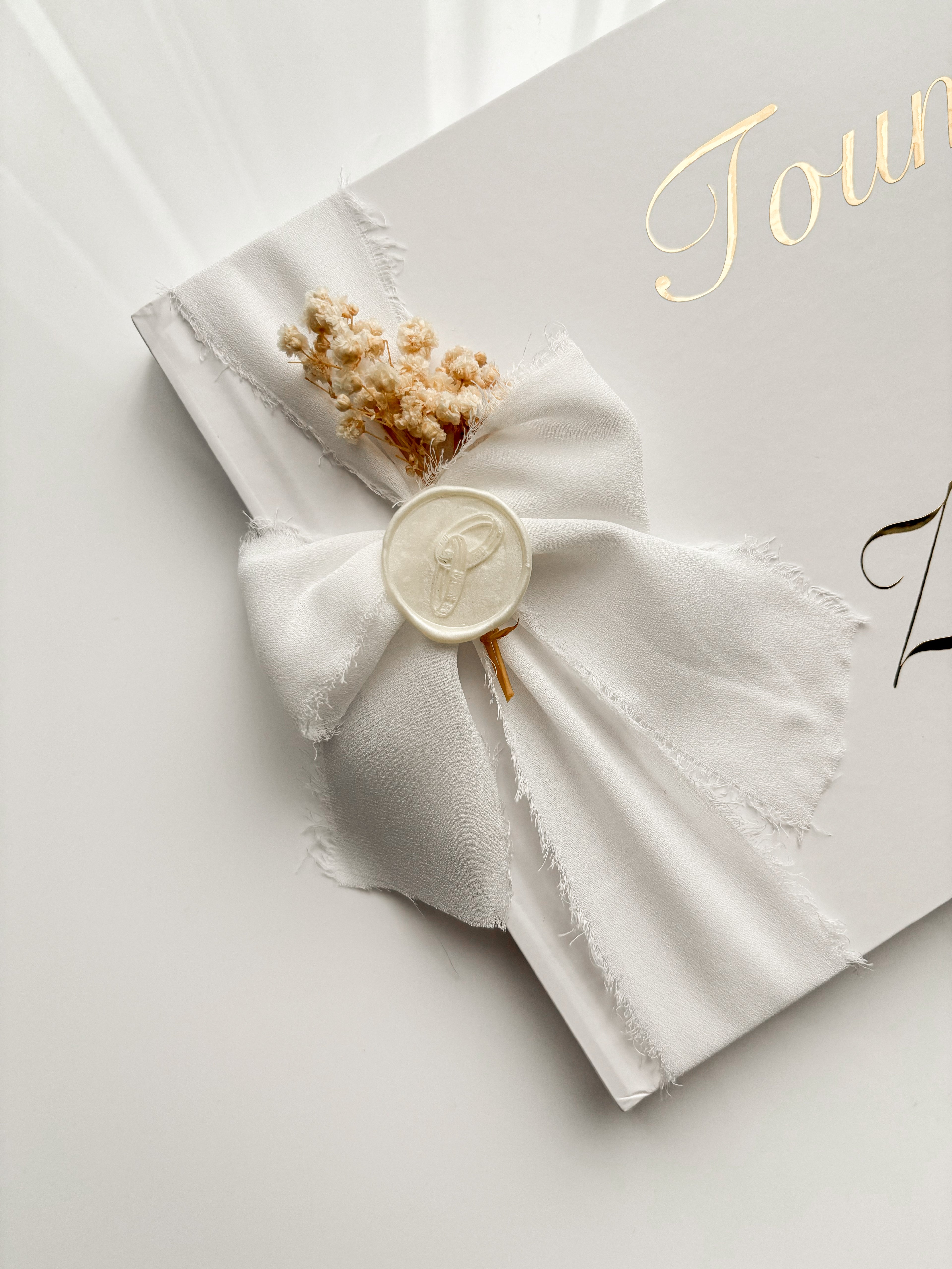 Guest book - Toumia