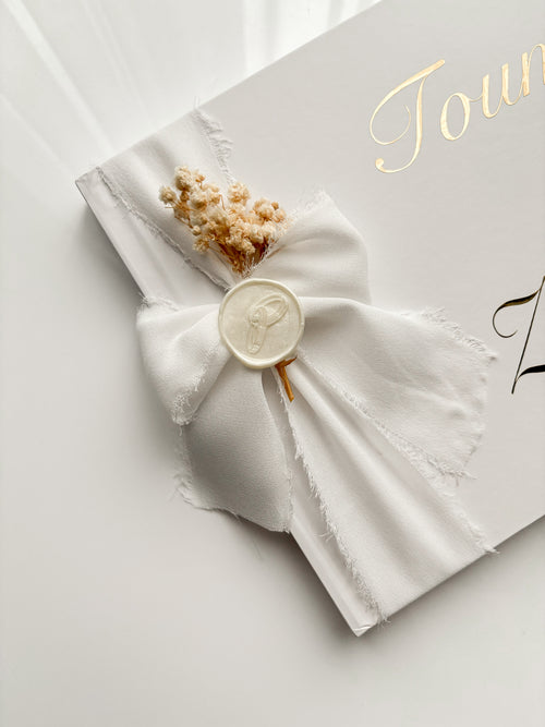 Guest book - Toumia