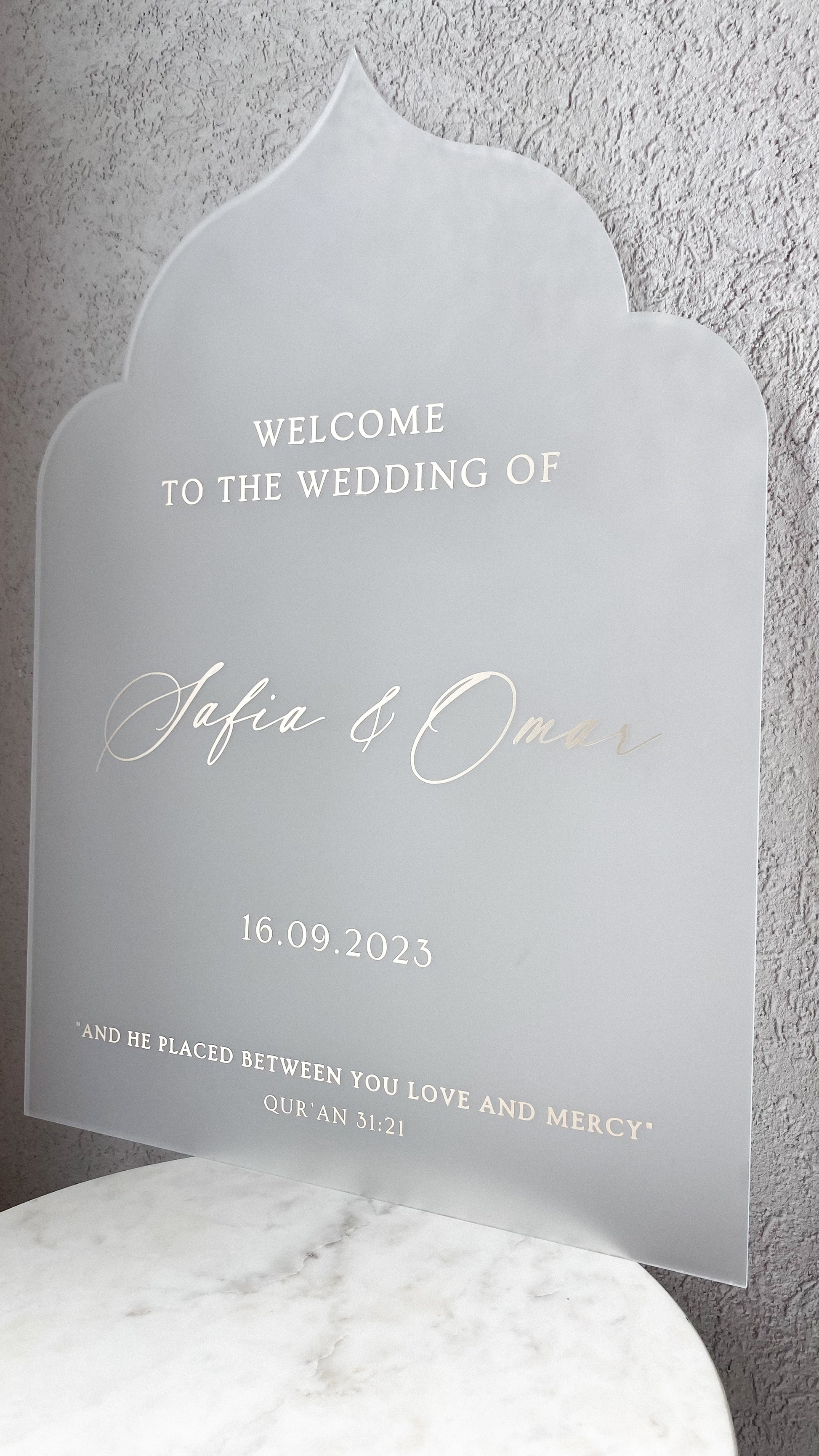 Welcome sign - Arabesque